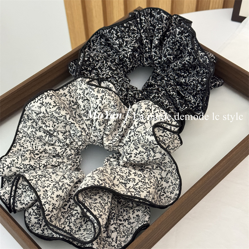 Retro and artistic small floral lace fringed large intestine hair band, high-end and elegant, unique and versatile hair rope, new hairstyle pic 10