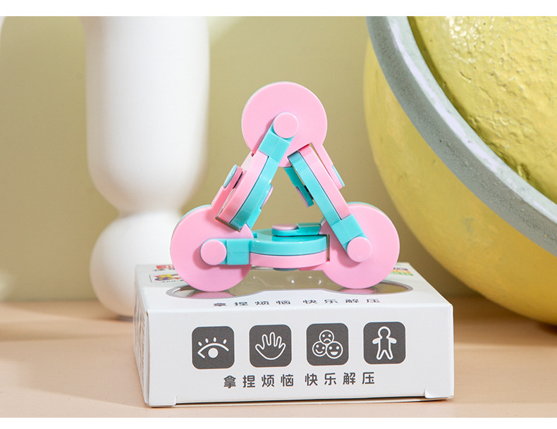 跨境亚马逊360度旋转魔方指尖陀螺创意解压翻转益智思维训练玩具详情10