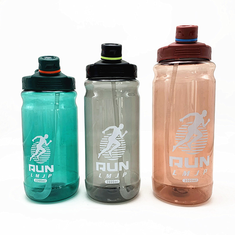 Outdoor large-capacity portable hand-held sports water bottle, plastic high-temperature resistant water cup with straw, portable cup, space cup pic 2