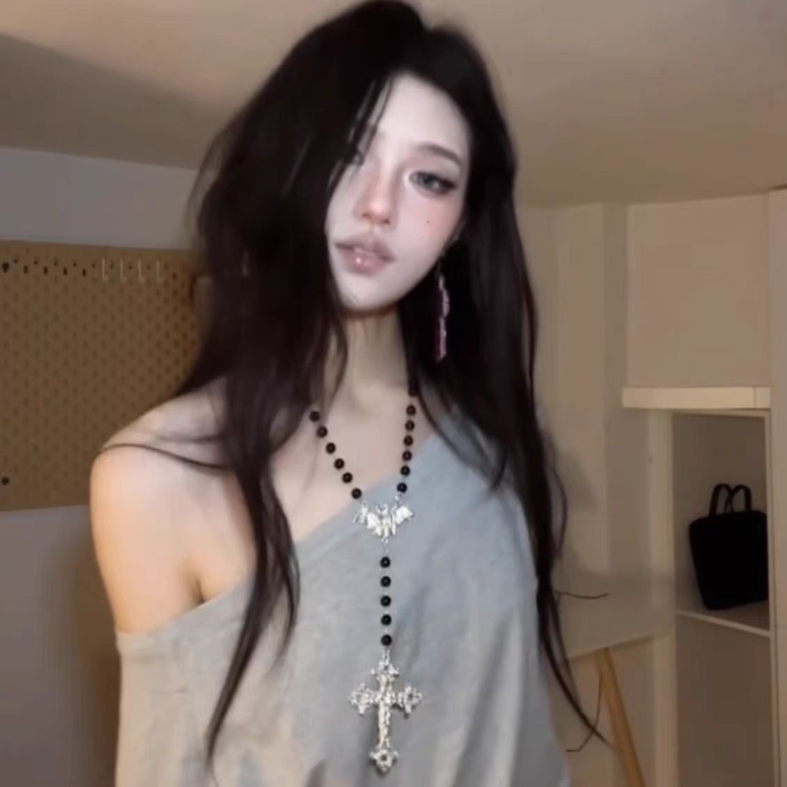 暗黑y2k亚比少女叠戴黑色串珠项链蝙蝠十字甜酷辣妹卫衣项饰配饰详情3