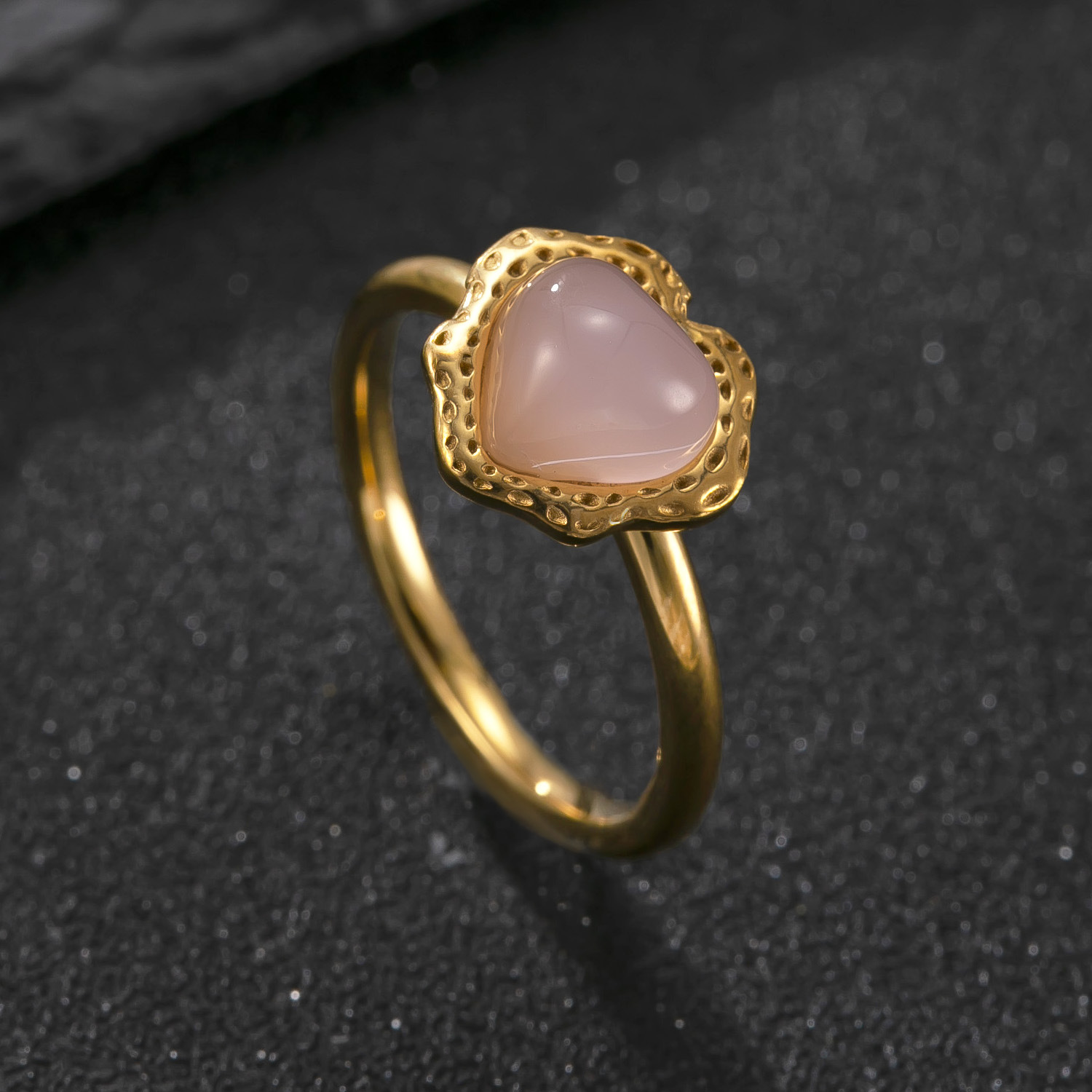 跨境不锈钢饰品焊牌不规则爱心镶天然石情侣对戒设计感钛钢戒指厂详情12