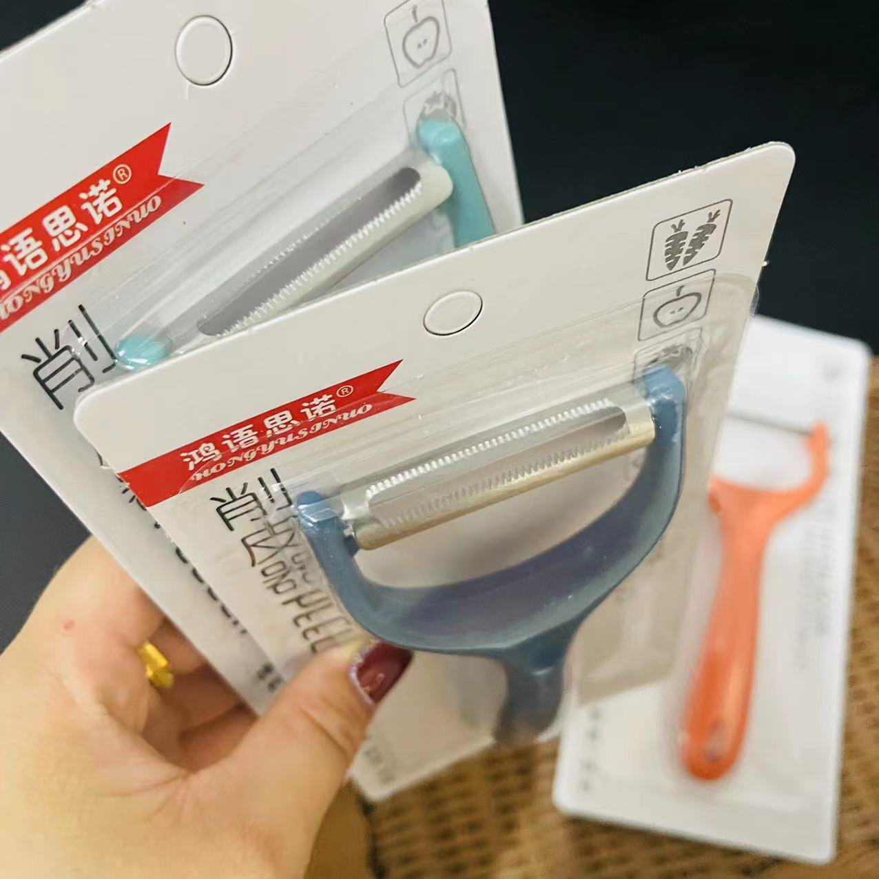 【 Zone 2-10 】0729 Peeler 50/ box 600/ box 0729 Suction Card Peeler, Peeling Knife Plastic Handle Serrated Peeler, Fruit and Melon Peeler wholesale pic 6