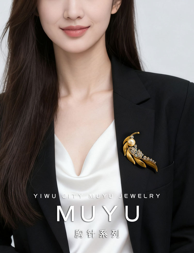 Original design, retro and high-end, gold brushed leaf brooch, copper alloy, real gold electroplated and zirconium-inlaid exquisite brooch pic 11