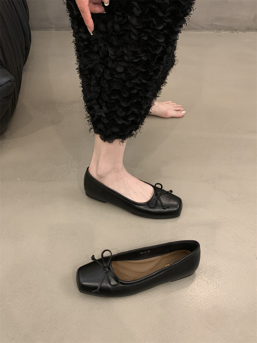 Silver single shoe with a shallow bow, a new French gentle evening style flat ladle for women in the spring of 2025 pic 8