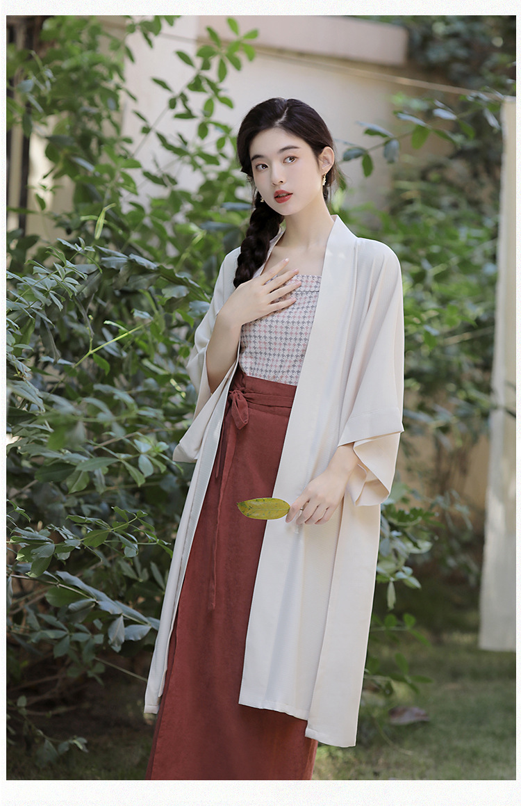 The new spring and summer Hanfu Song Dynasty dress is versatile and slimming. The improved Song Dynasty style halter three-piece set by Changgan Temple for women pic 41
