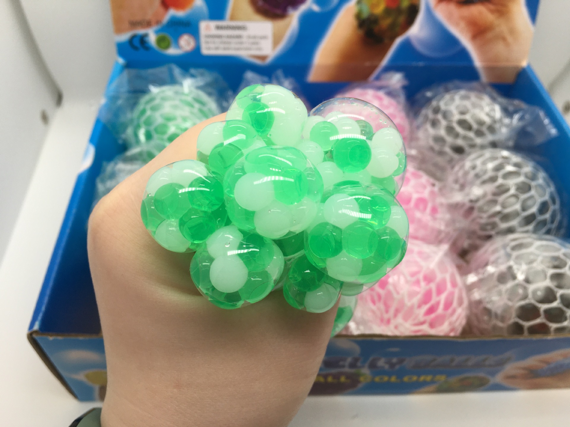 跨境货源新奇特减压葡萄球双色彩珠TPR捏捏乐七彩葡萄球网红发泄详情2