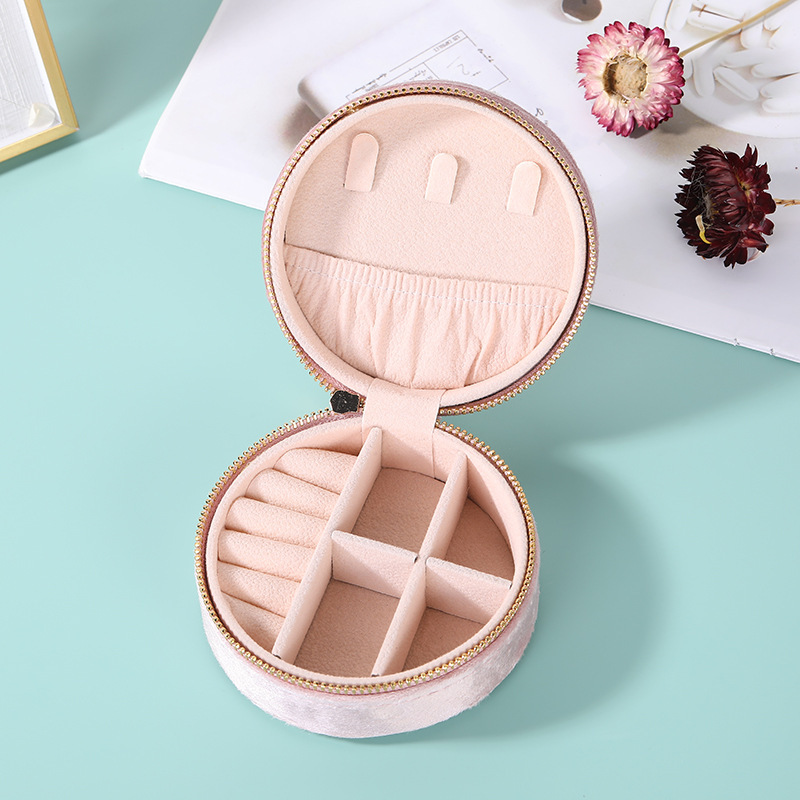 Wholesale of new portable velvet jewelry boxes, travel jewelry, rings, necklaces, stud earrings, and accessory storage boxes pic 8