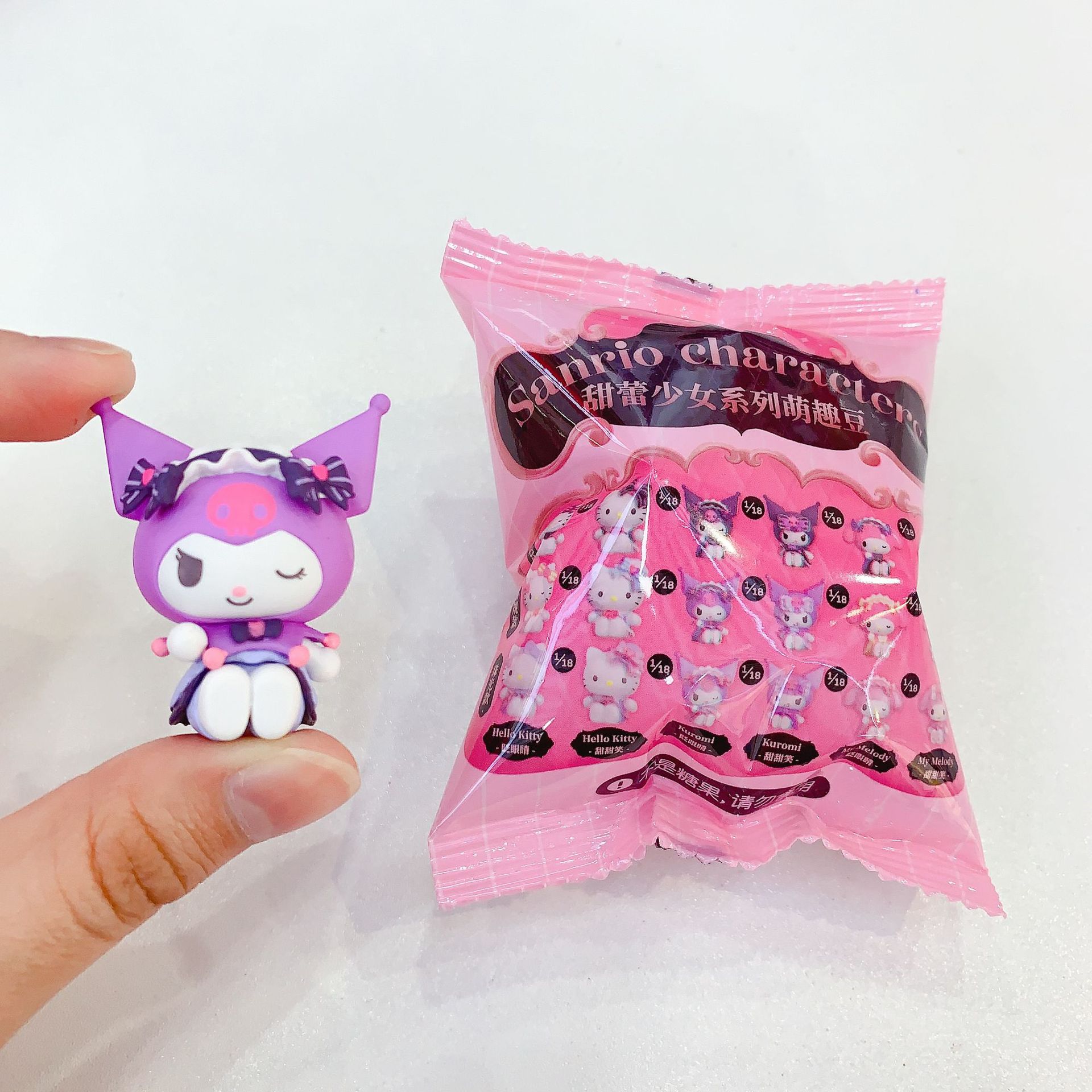 Officially authorized Sanrio Cute Bean Series Sweet Bud Love Blind Box Ornaments, trendy and cute figurine ornaments as gifts pic 22