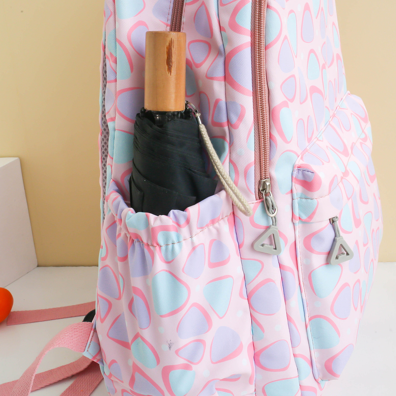 Wholesale of lightweight schoolbags for girls in primary and secondary schools, large-capacity bags for students in grades 3 to 6 on campus, and backpacks for girls pic 19