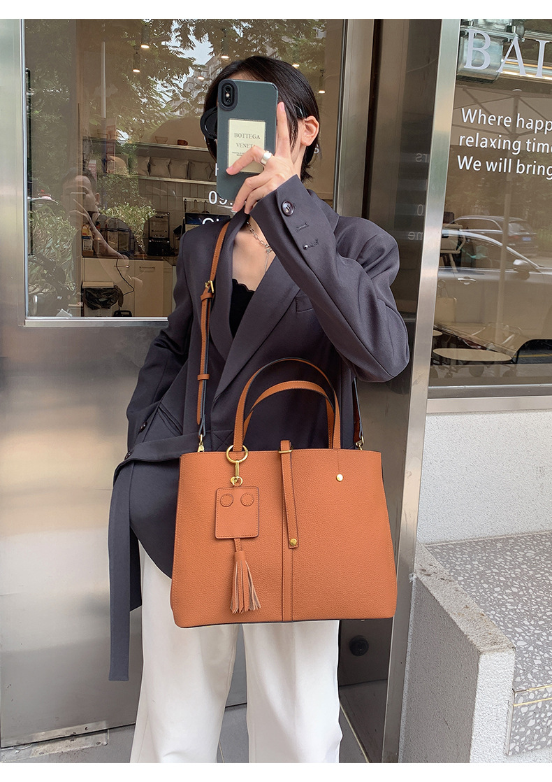 真皮手提包女头层牛皮托特包大容量水桶包真皮女士包包单肩斜挎包详情49