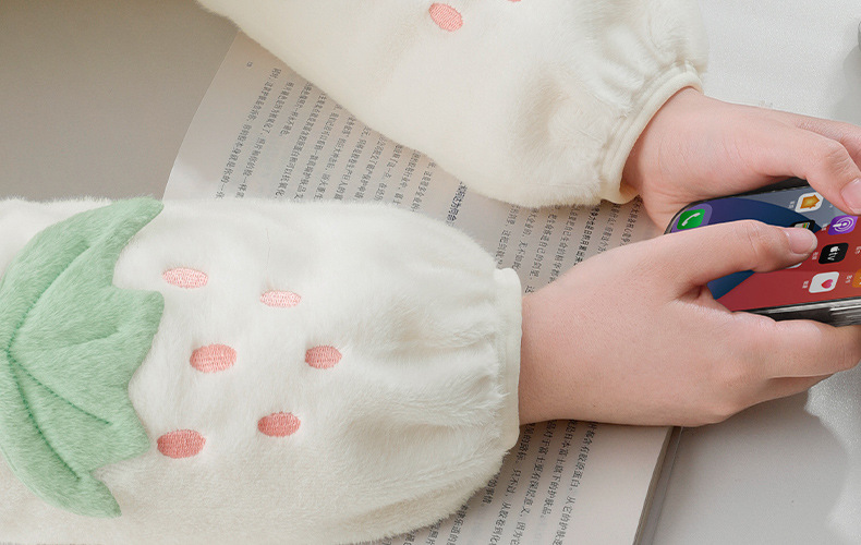 Winter cute strawberry sleeve, cartoon for girls, long adult office anti-dirt fluffy hand sleeves, plush sleeves pic 9