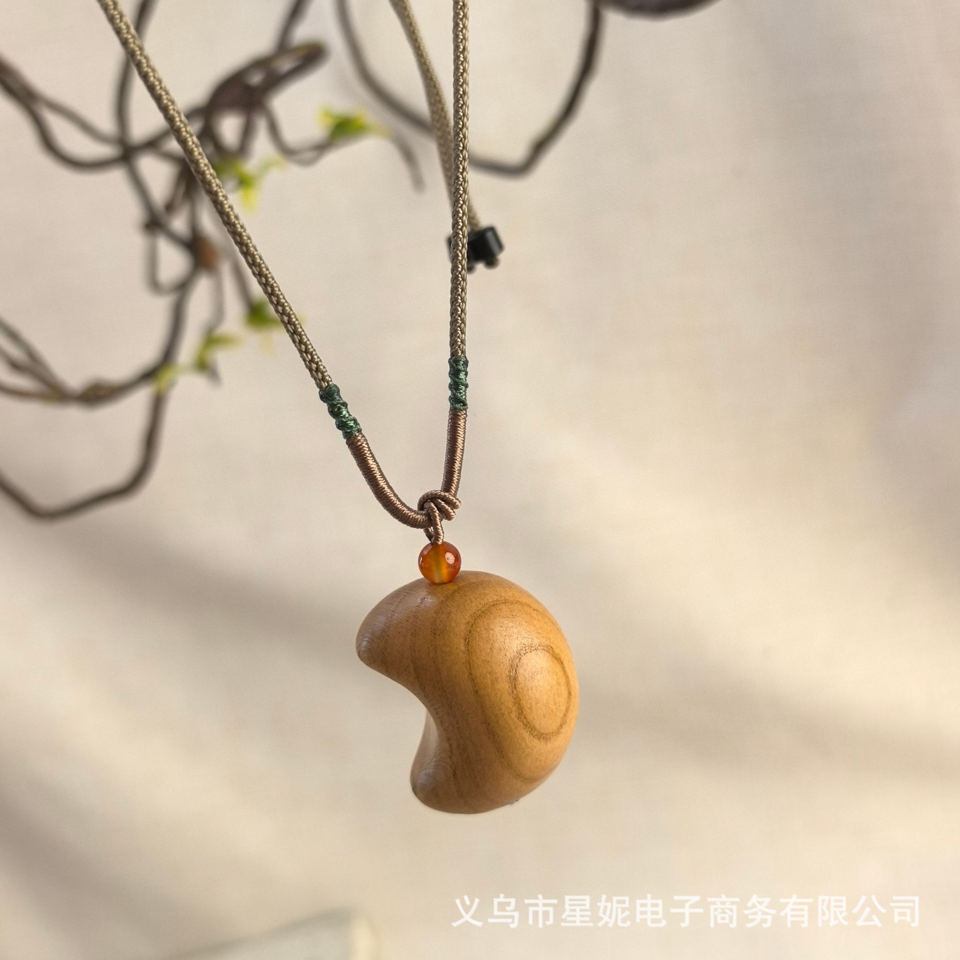 New Chinese-style natural cliff cypress moon pendant necklace for women, retro ethnic style, Zen design, star collarbone chain accessory pic 9