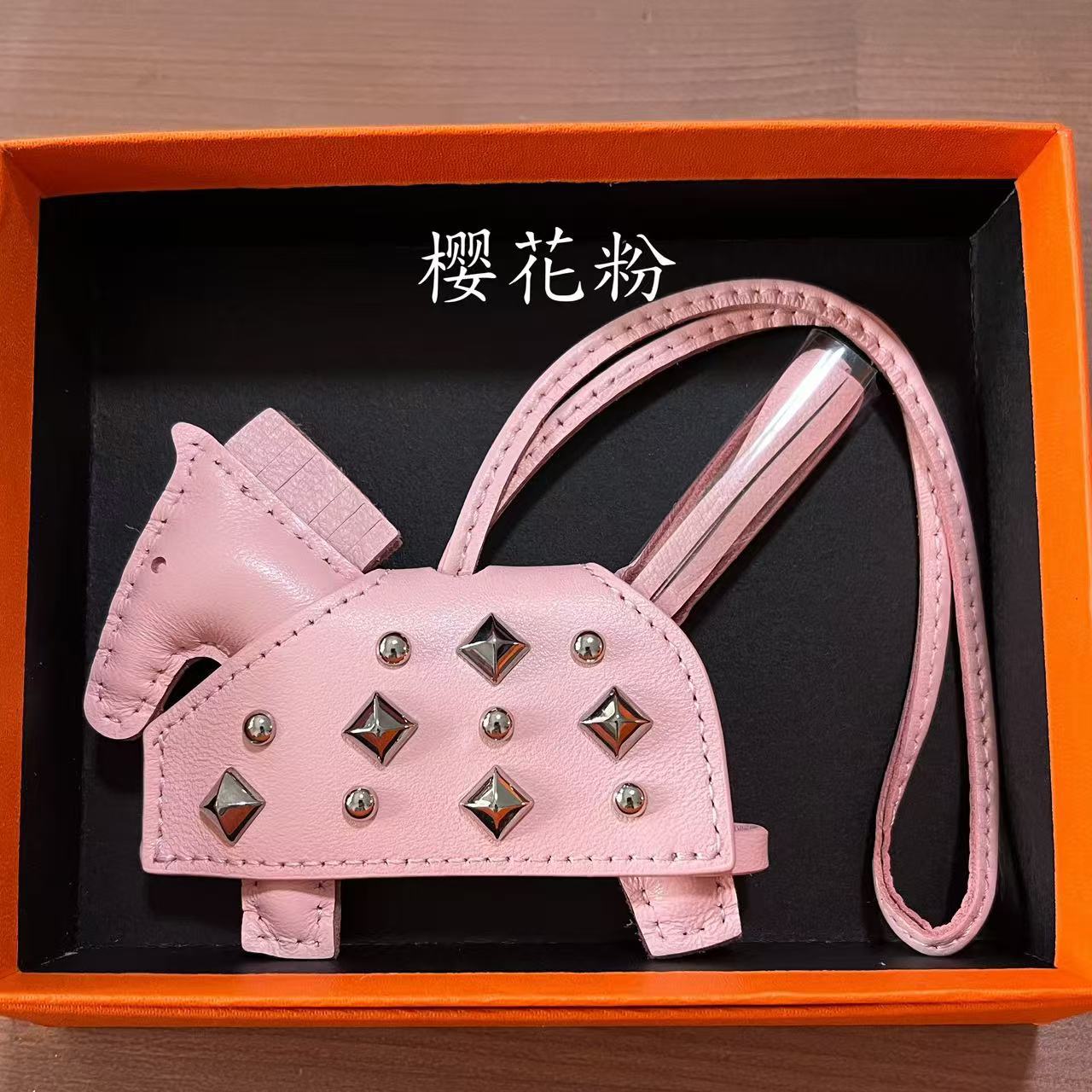 Personalized rivet genuine leather pony pendant, bag pendant, keychain bag pendant, gift tassel, car rearview mirror pendant pic 4