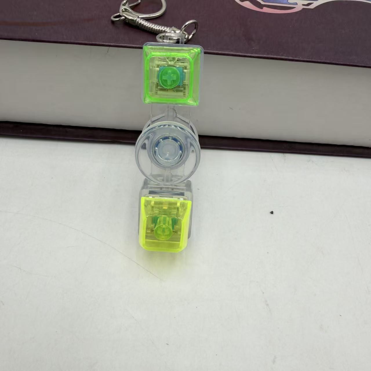 跨境按键陀螺键减压按键机械轴玩具创意按键发光电子键盘详情4