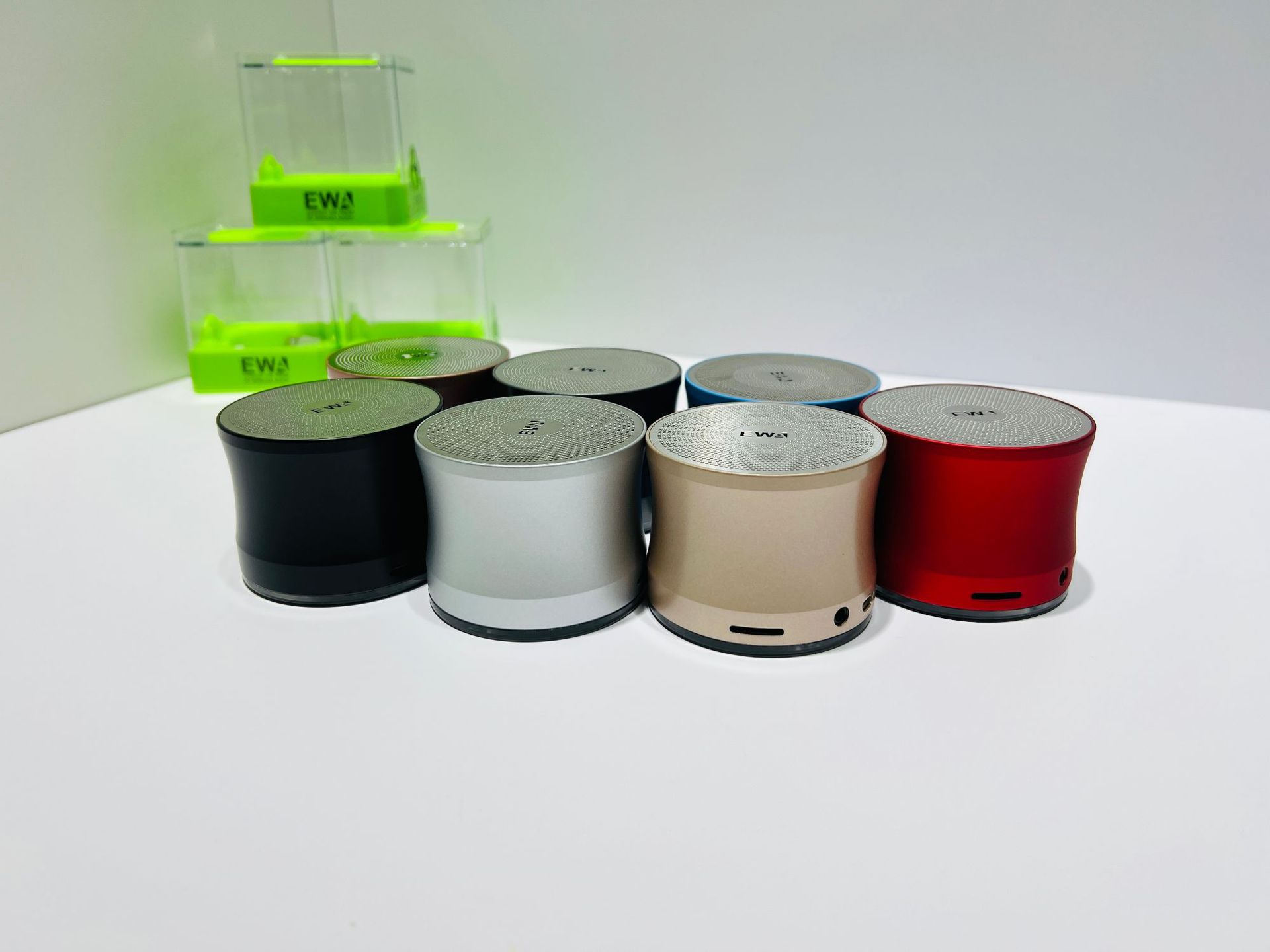 EWA-A109Pro Subwoofer outdoor car communication Bluetooth speaker with TF card insertion, TWS factory direct sale pic 21