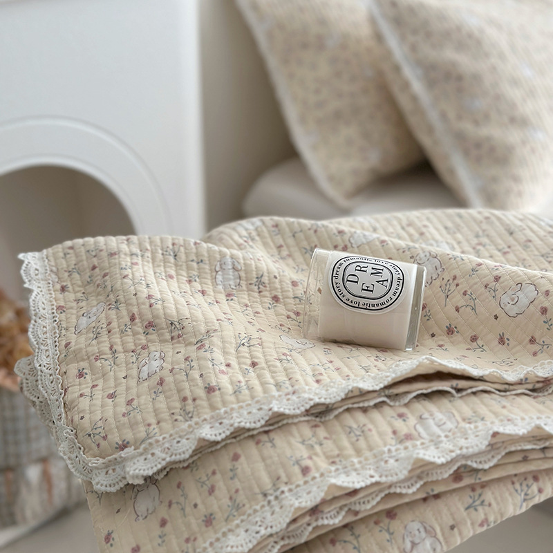 Lisa series, a three-piece set of all-cotton high-temperature sand-washed cotton bed cover, is skin-friendly, breathable and suitable for all seasons pic 1