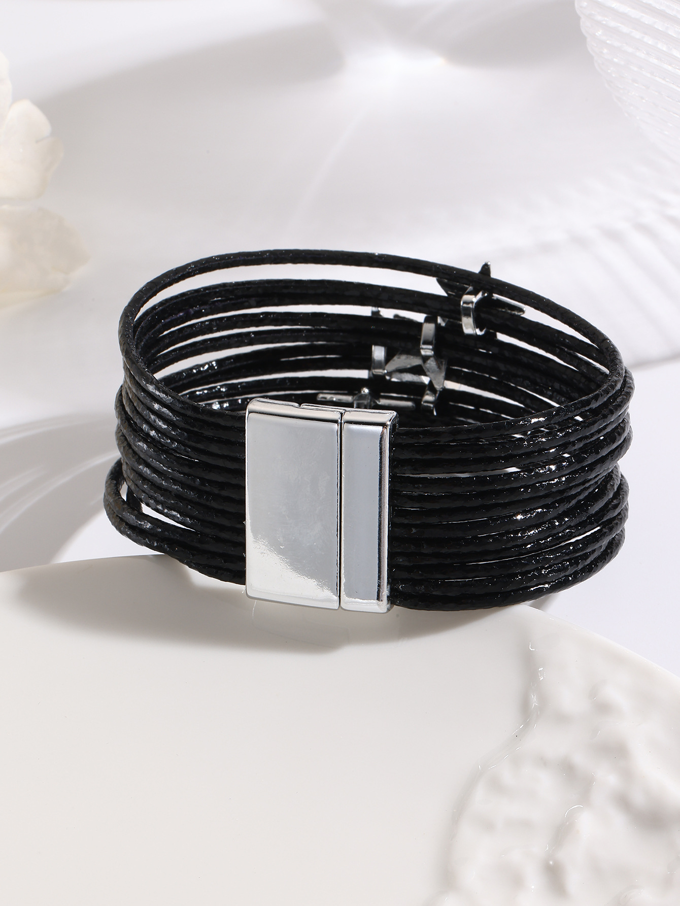 跨境欧美多层皮条手链设计女皮革手镯创意五角星配件磁吸手绳批发详情8