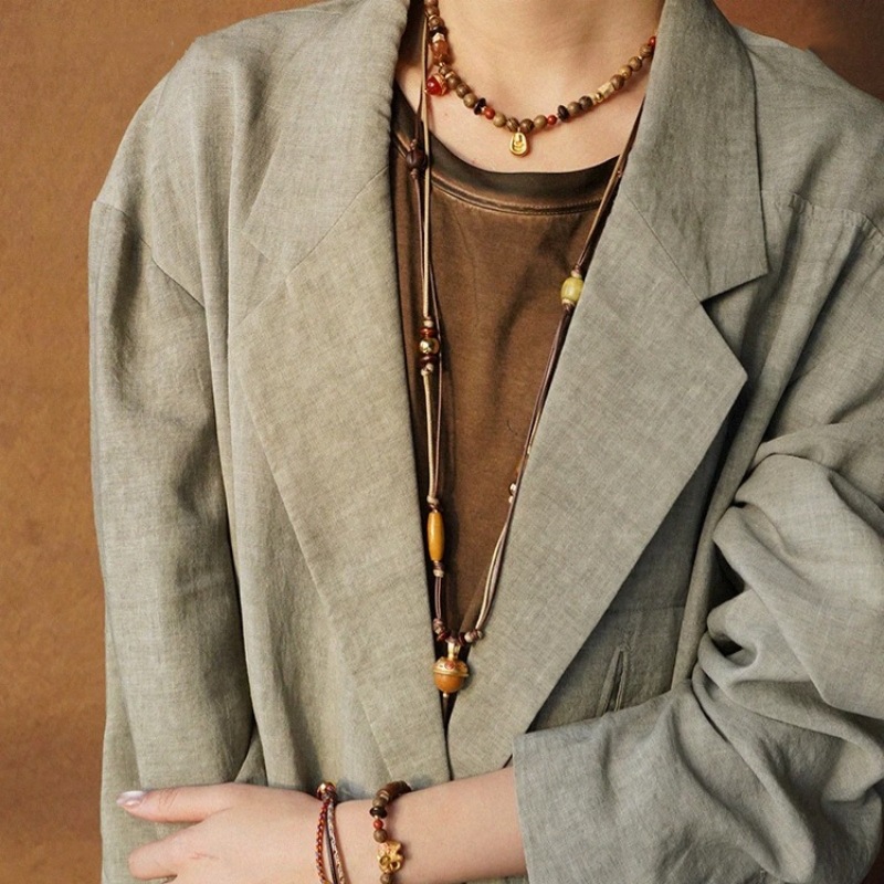 SWA*家山丘系列榛果串珠项链小众设计复古高级感木珠天然石锁骨链详情8