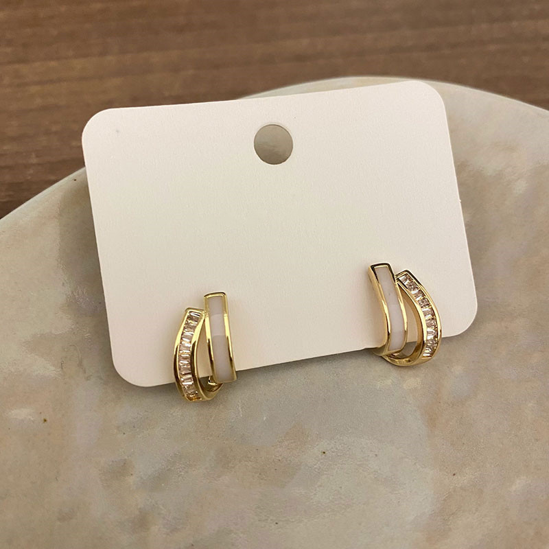 The shell double-layer stud earrings are a niche design for women. The Korean minimalist and high-end light luxury ear ring earrings are a trendy accessory pic 1