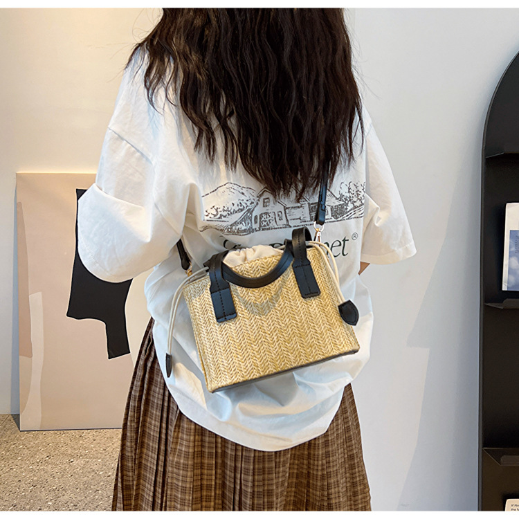 韩国ins草编织手提包夏季新款休闲度假女菜篮子单肩包撞色斜挎包详情12