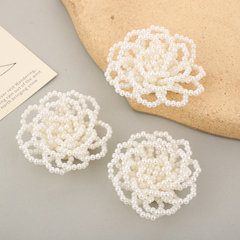 Korean-style handcrafted beaded three-dimensional camellia brooch, clothing accessories, hair accessories, DIY fabric stickers, shoes, hats, bags and accessories pic 5