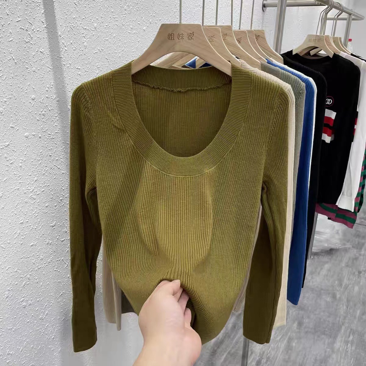 U领针织衫女韩国东大门露锁骨修身纯色安迪绒打底衫安迪绒长袖衫详情27