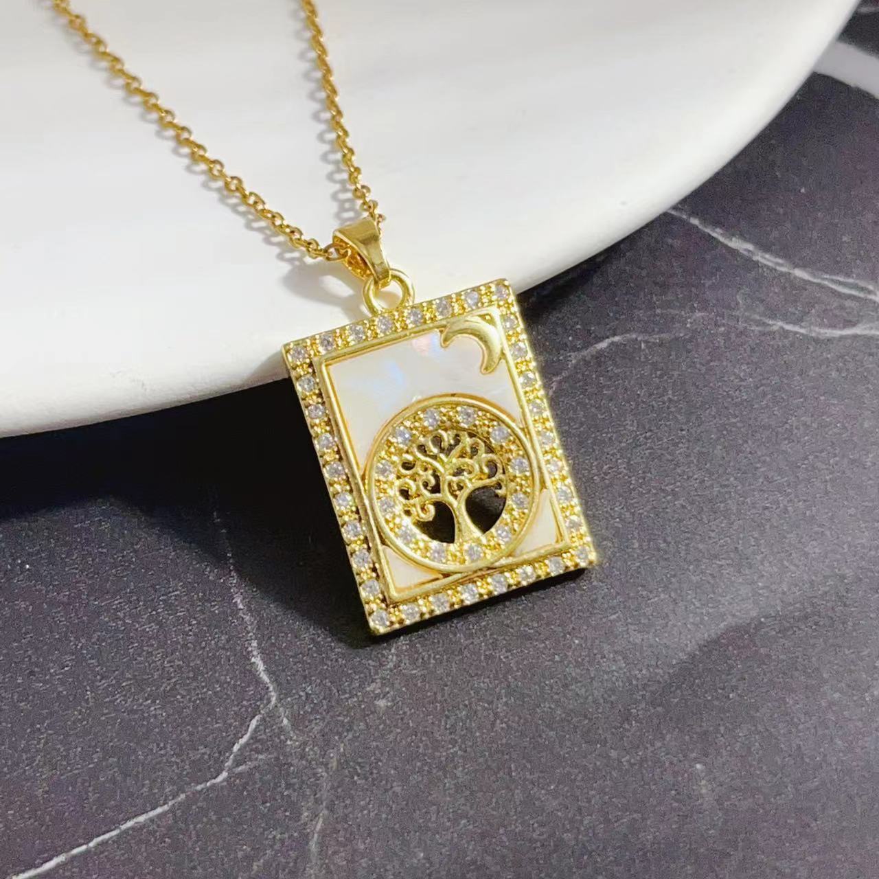 European and American cross-border picture frames, shell figures, flowers. Wholesale of luxurious and elegant full-diamond necklace pendant accessories pic 3