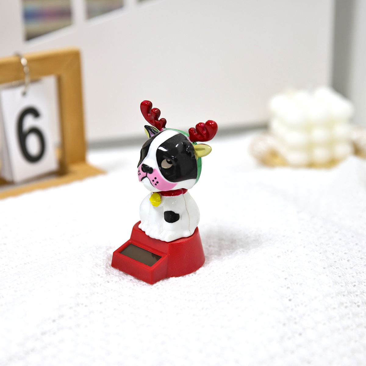 太阳能公仔圣诞节圣诞狗鹿角太阳能摇摆器摇头公仔车载汽车摆件详情7