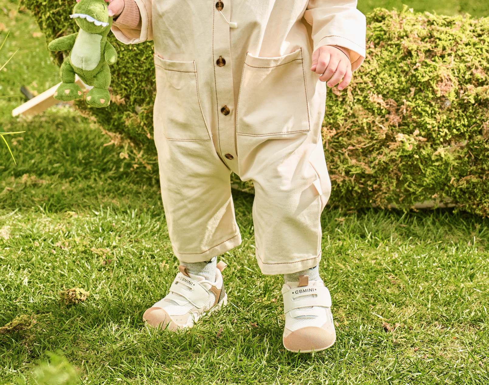 英贝米尼轻稳学步鞋2025春季新款男宝宝鞋子软底婴幼儿透气鞋女宝详情4