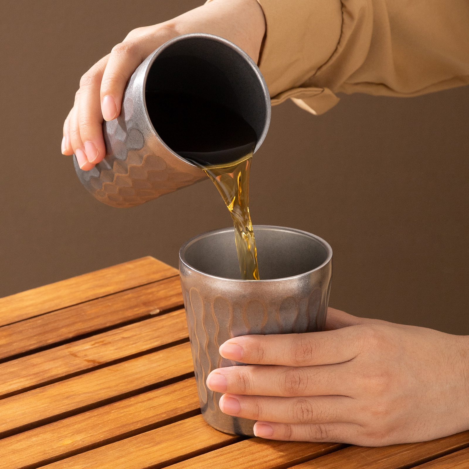 新款复古304不锈钢高端火菱纹水波纹咖啡杯饮水杯双层杯做旧杯子详情10