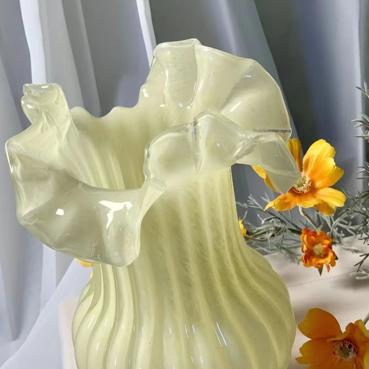 French pleated vase, gentle purple decorative item, living room flower arrangement, high-end feel, vintage Fenton flower vase, relocation gift pic 4