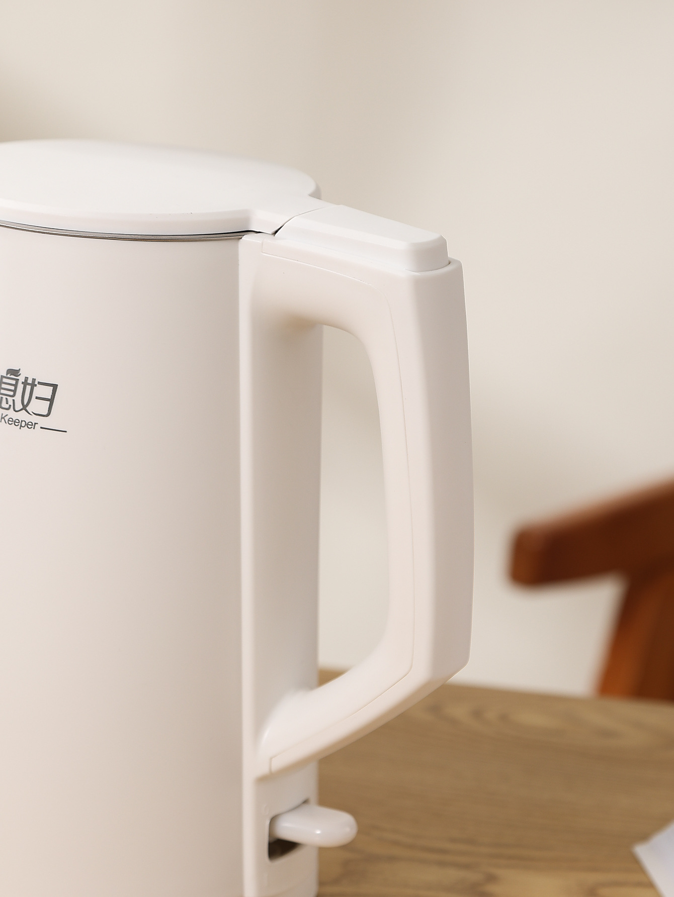 闲媳妇 1.8L烧水壶304不锈钢无缝内胆电热水壶自动断电煮水开水壶详情10