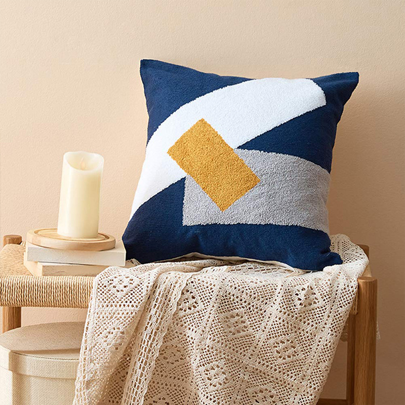 Custom-made linen printed patterns with logos, towel embroidery, patch embroidery, cushions, and simple car-mounted pillowcases pic 3