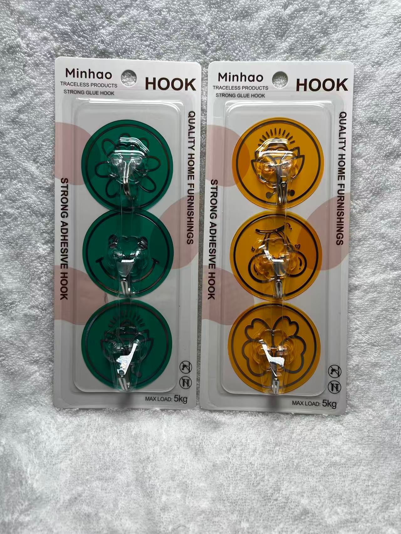 New round gold-embossed film plum blossom sheet iron hook, no drilling, no mark hook, living room wall-mounted door, rear hanging bag hook pic 2