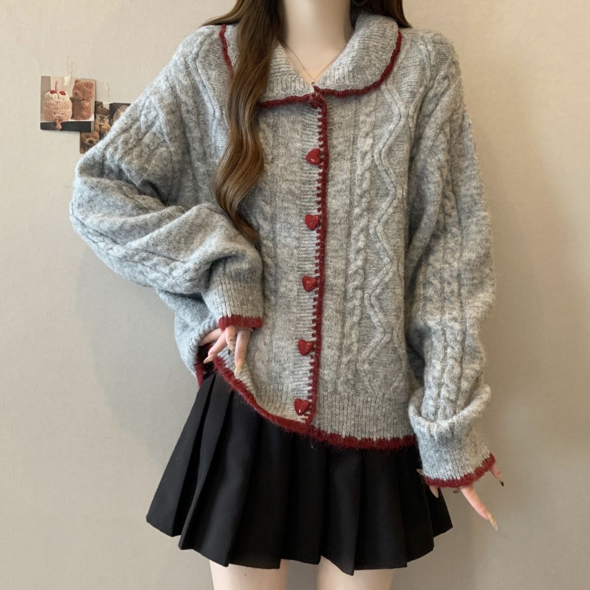 A gentle heart-shaped sweater with a doll-neck button and a twist, a new style of laid-back knitted coat and cardigan pic 5