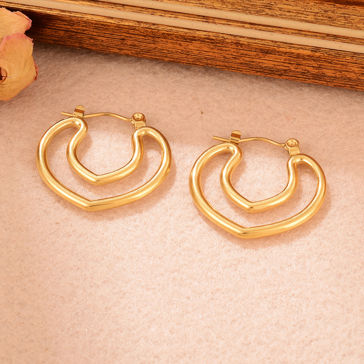 时尚复古简约大气不锈钢小众个性不锈钢纹理时尚扭纹U型耳环批发详情24