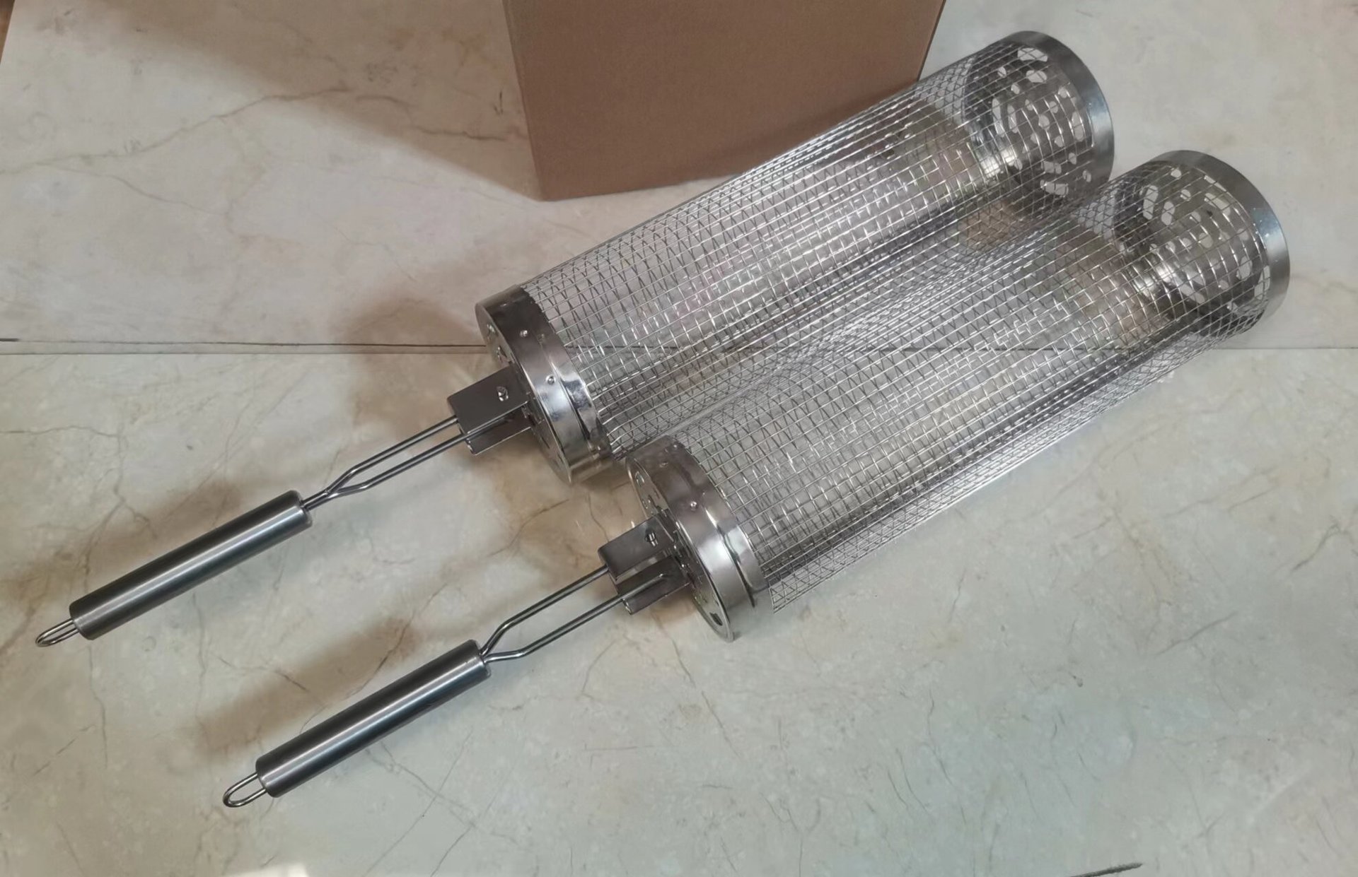 Round stainless steel barbecue cage handle flip cover integrated barbecue cage, outdoor manual rolling barbecue cage pic 3