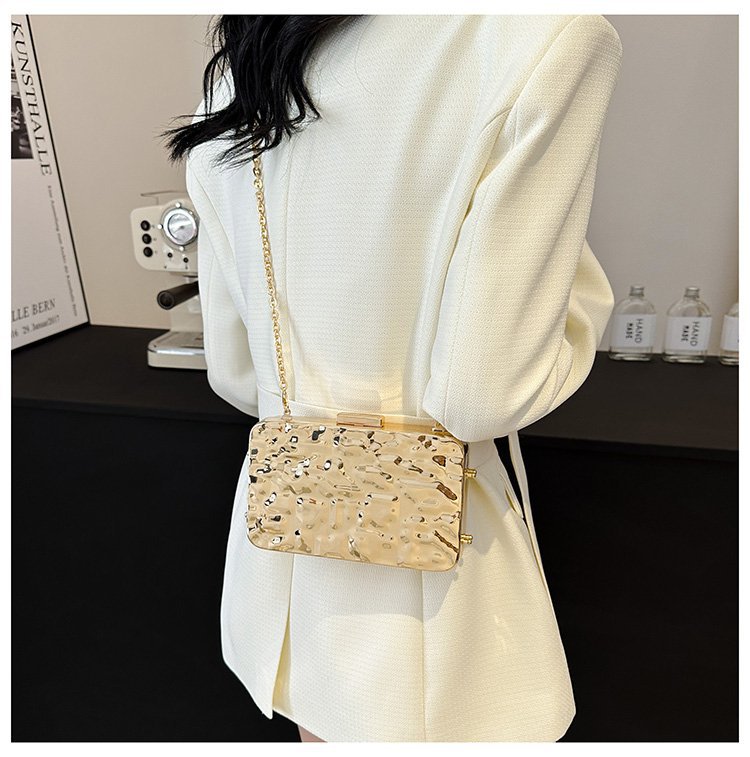 晚宴包金属2024夏季新款盒子女包链条单肩斜挎包褶皱跨镜女手机包详情120
