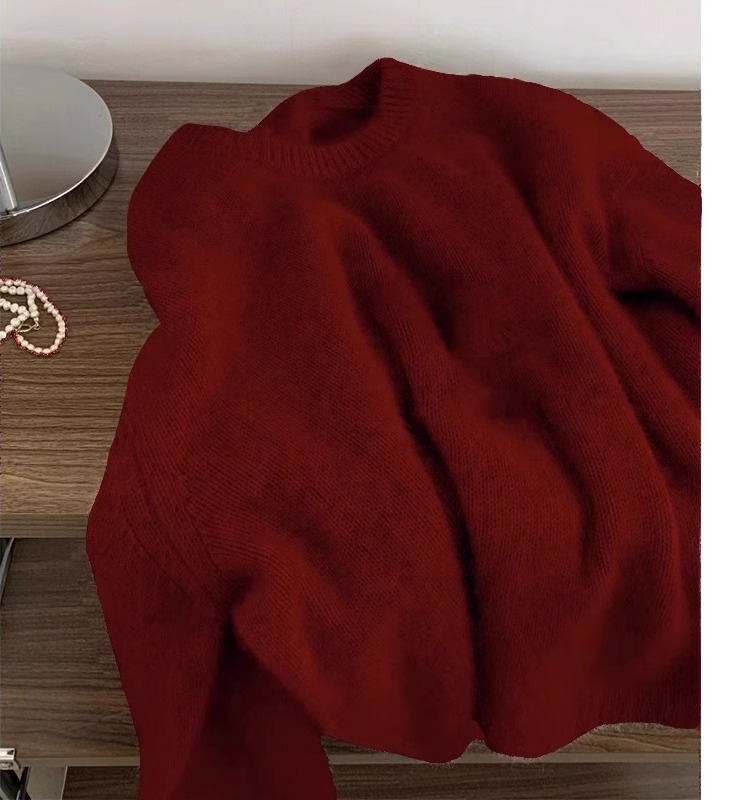 A high-end, soft and fluffy raccoon wool round-neck sweater for women in winter, thickened and laid-back style milk fufu, paired with a knitted sweater top pic 13