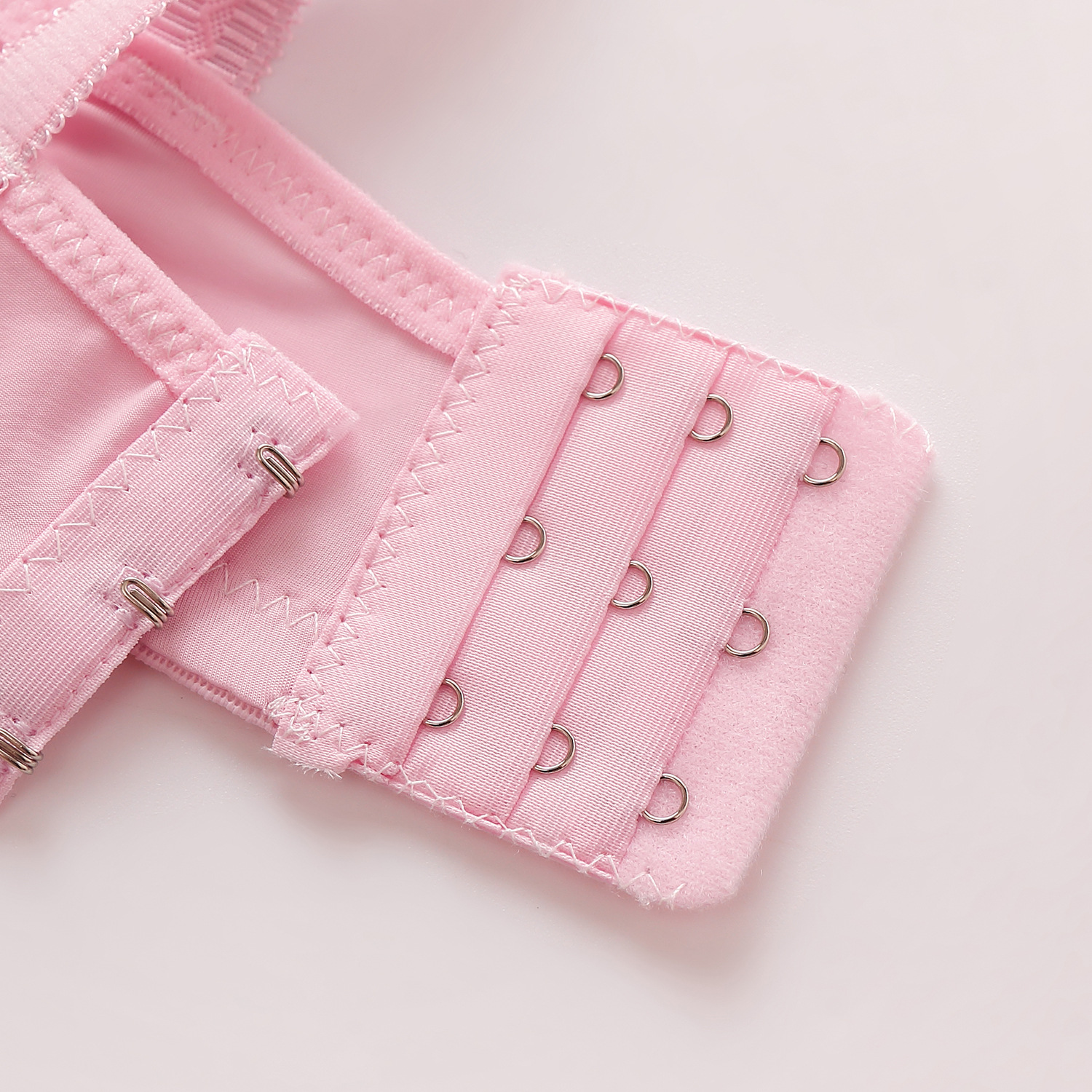 The manufacturer exclusively provides thin, seamless undergarments for women, middle-aged and elderly people, with embossed beads, cut-out and jacquard traditional style bras pic 7