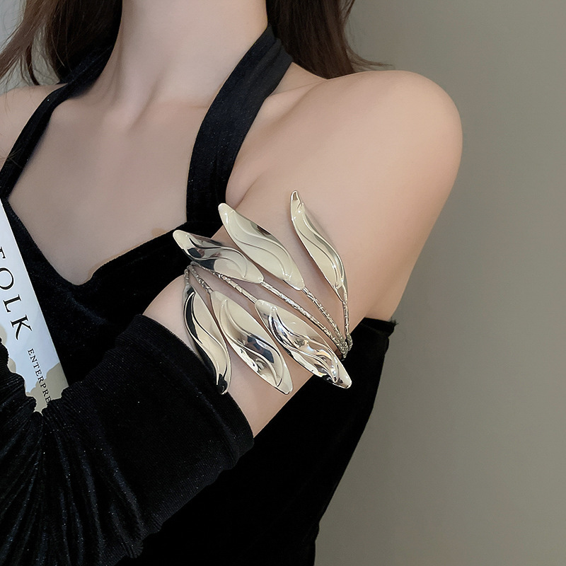 Cross-border European and American open armband bracelet, high-end, niche, versatile bracelet, exaggerated, individual and fashionable jewelry for women wholesale pic 13