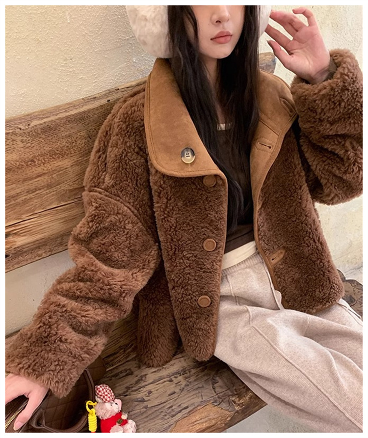 海宁皮草批发冬季新款皮毛一体麂皮绒羊羔毛外套女加绒真毛毛大衣详情13