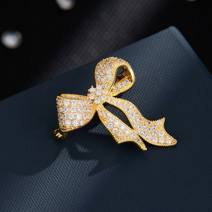 European and American style light luxury bow brooch, original design, simple and versatile, exquisite brooch, new autumn and winter suit pin pic 3