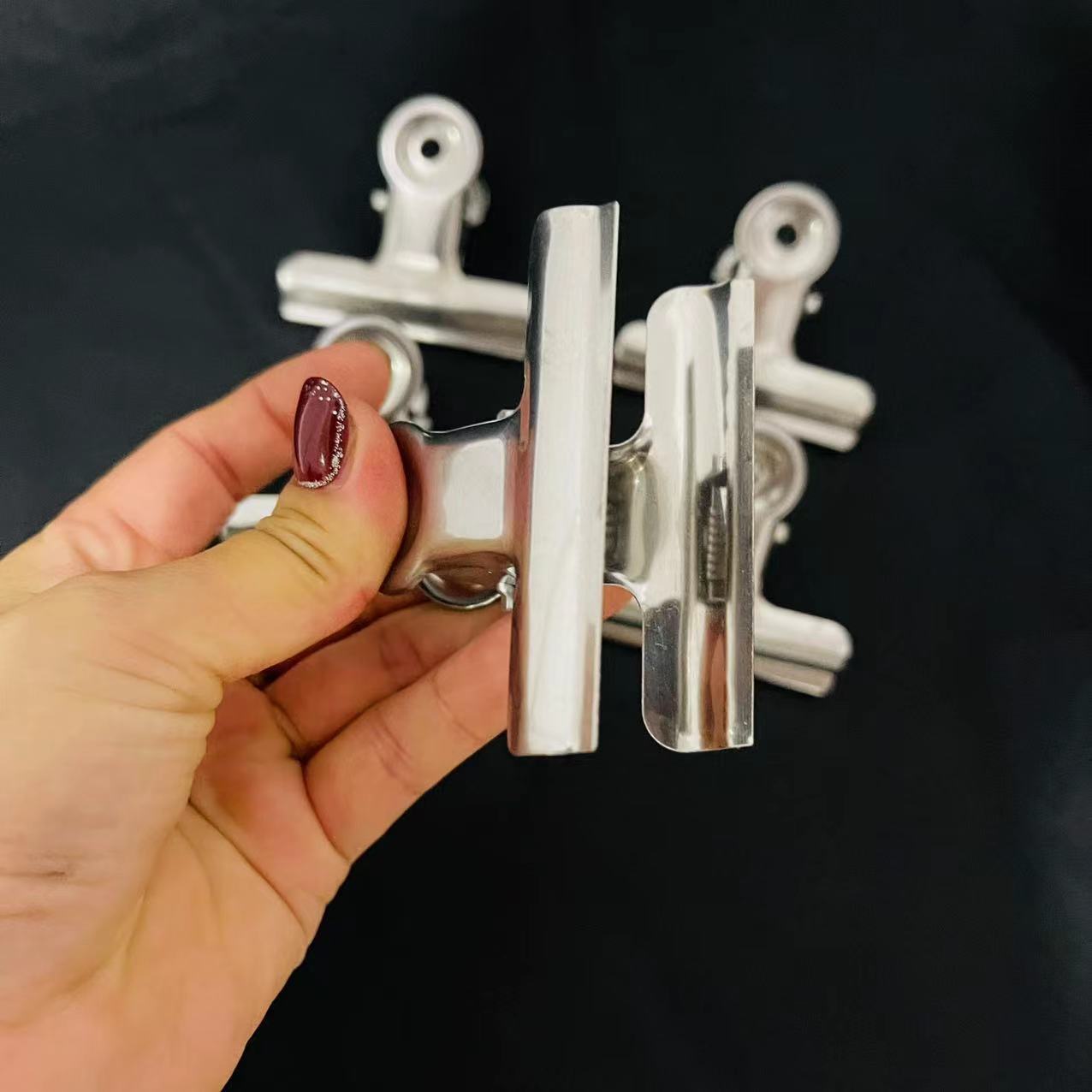 【 Zone 2-4 】 No. 4 Round Head Ticket holder 20/ pack 1600/ piece No. 4 Round head Ticket holder, ticket holder, metal galvanized iron holder, organizing holder, book holder, stationery, office holder, 1 yuan supply pic 6