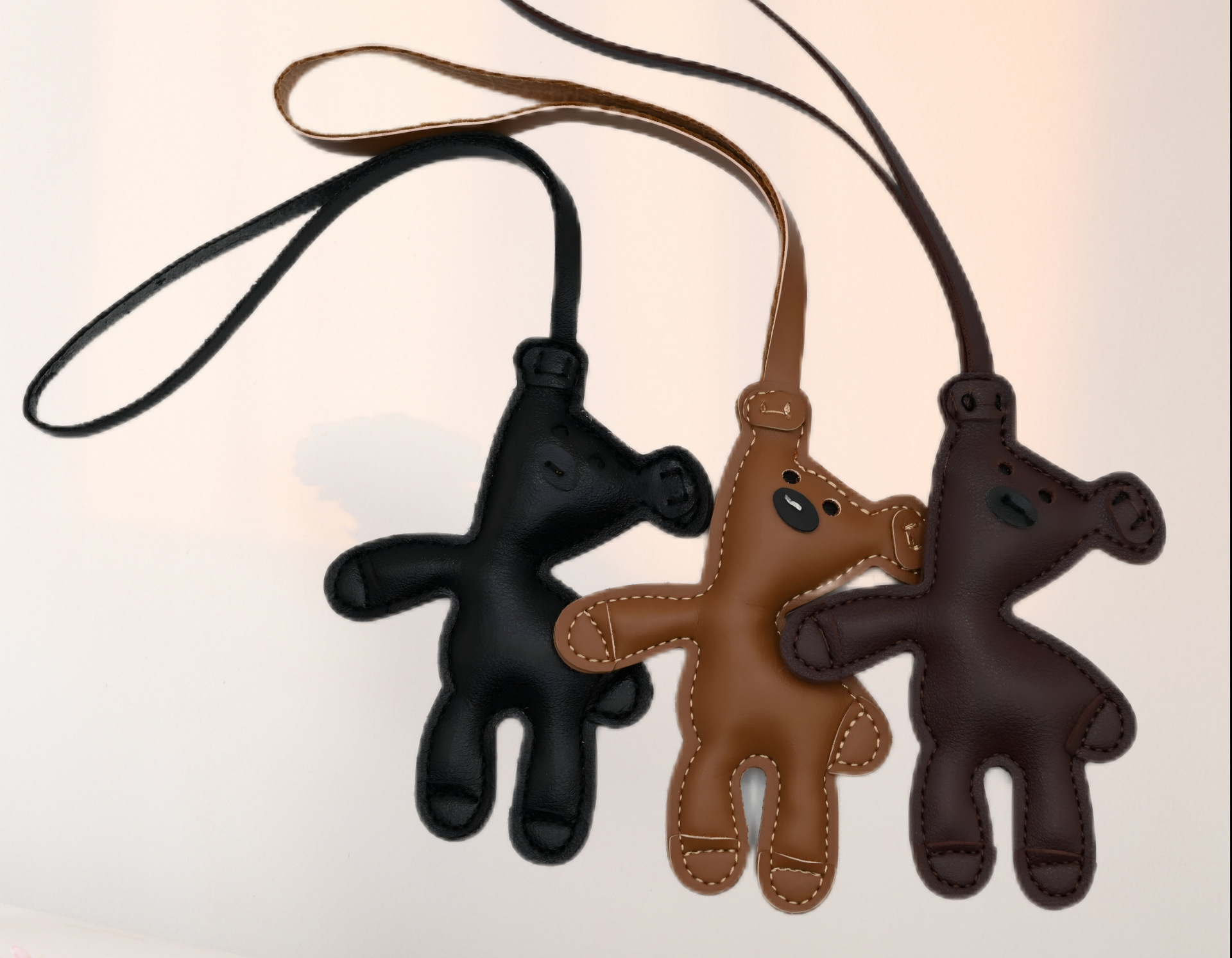 The cute cartoon bag pendant of the internet-famous bean and bear, the niche backpack pendant, and the new car keychain pendant pic 10