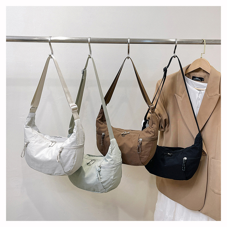 包包女lulu饺子包新款牛角包休闲健身运动包潮百搭通勤单肩斜挎包详情36