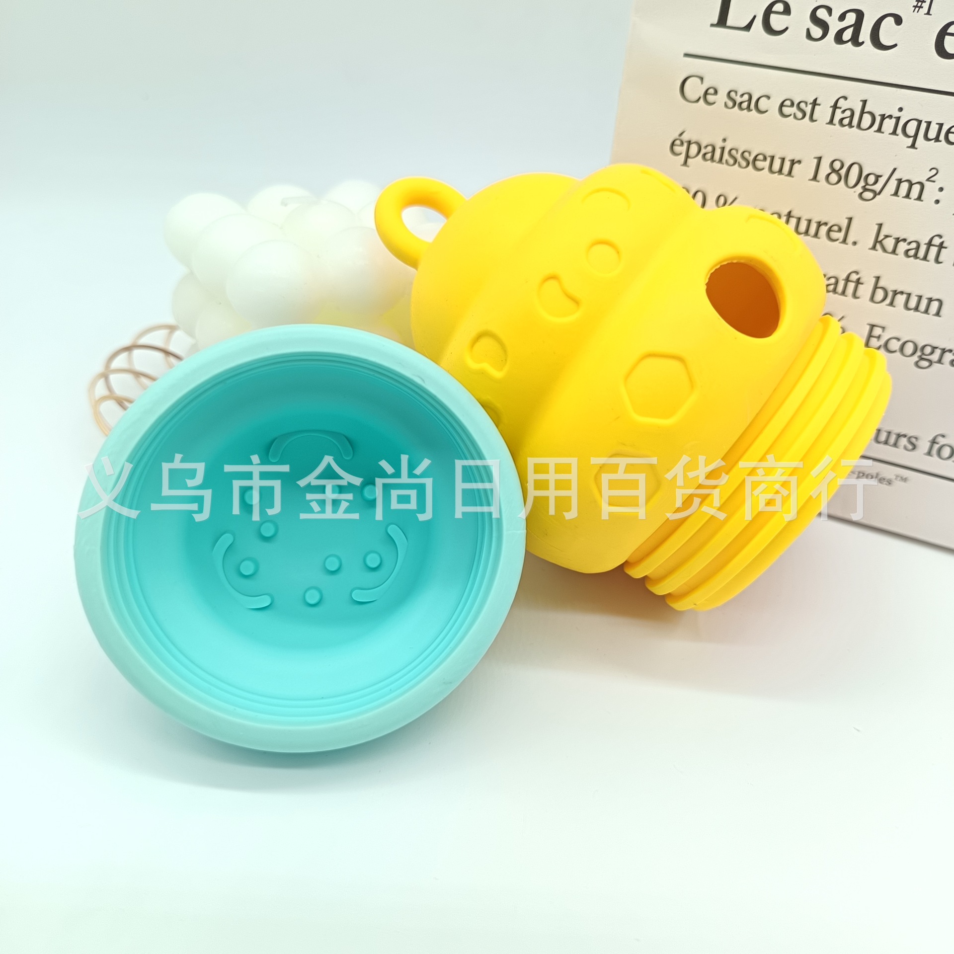 Cross-border new dog toy, pet teething, leaky feeding ball, durable and boring, teething intelligence development, slow feeding device, biting fun pic 4