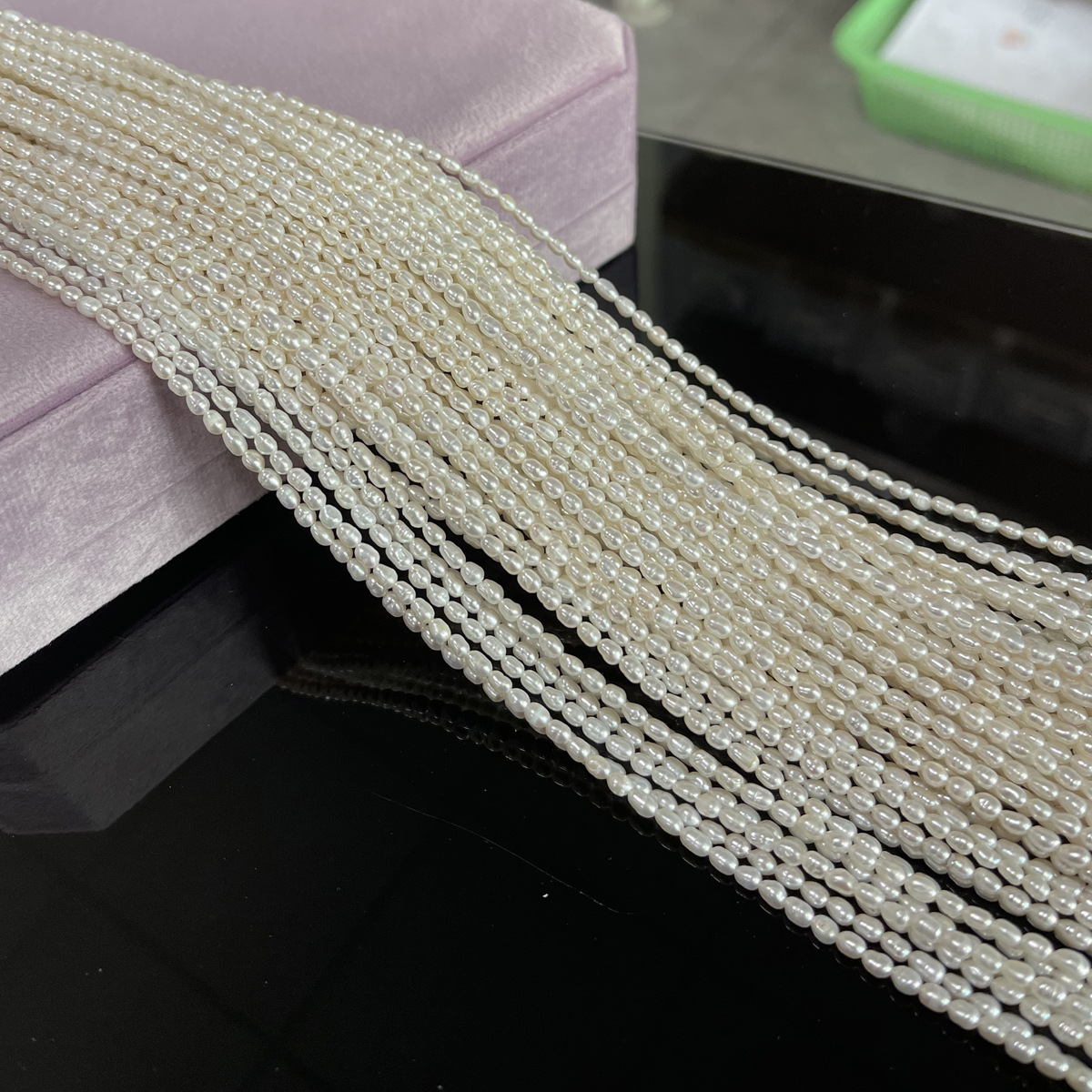 DIY semi-finished beads of 2-2.5mm3A ultra-fine pearl Aurora with a cool white light natural freshwater pearl pic 1