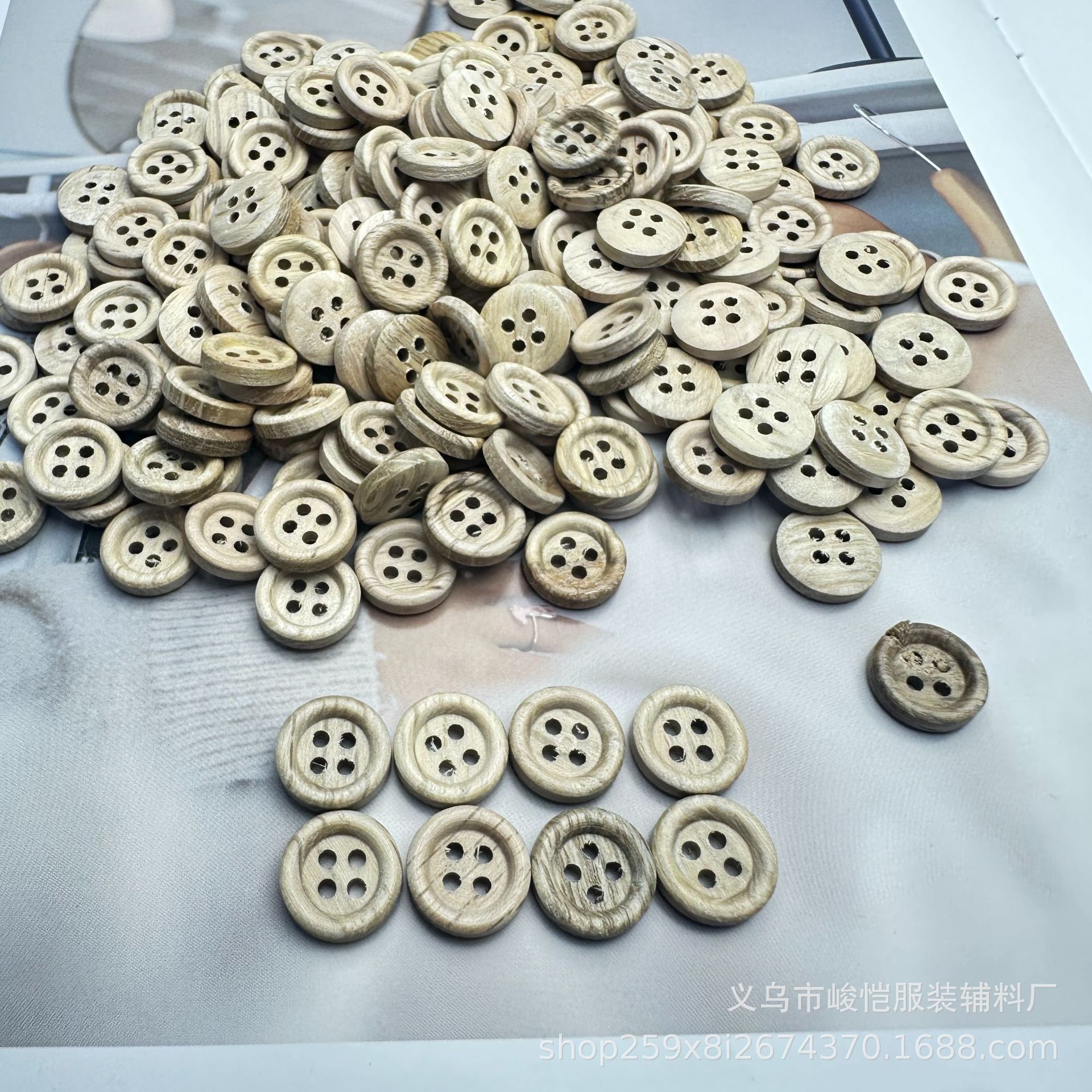 Wholesale of natural coconut laser buttons, plum blossom four-hole buttons, single shoes, boots, decorative knitted sweaters, cardigan buttons pic 14