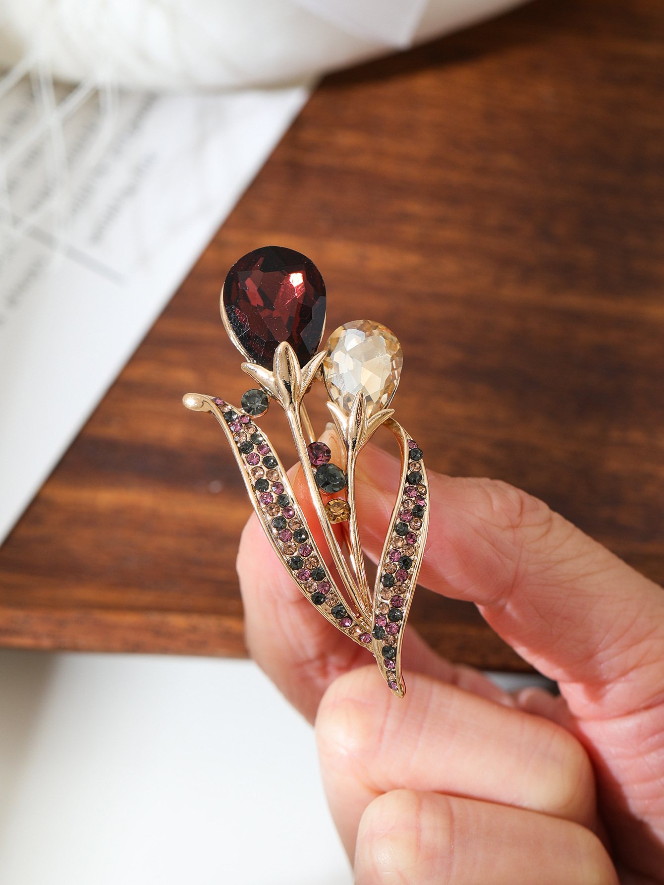 精致郁金香女高档水晶胸花百搭气质高端时尚别针大衣外套胸针配饰详情5